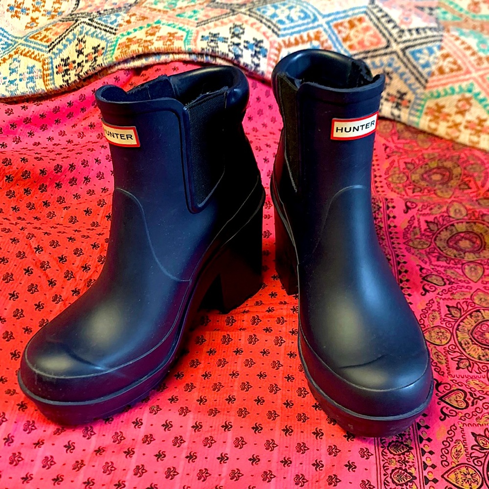 Hunter platform ankle rain boots Navy